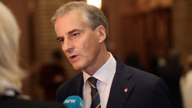 eldre menn og yngre kvinner verdens vakreste kvinner eldre menn og yngre kvinner verdens vakreste kvinner