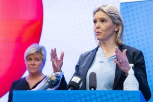 Sylvi Listhaug og Siv Jensen, Frp budsjett