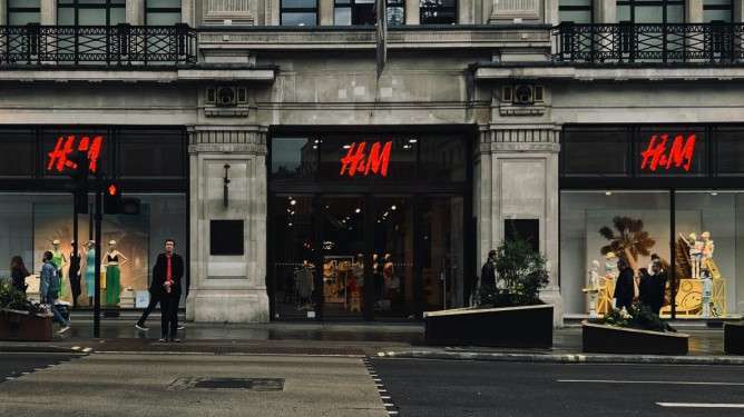 En butikk i kleskjeden Hennes&Mauritz H&M