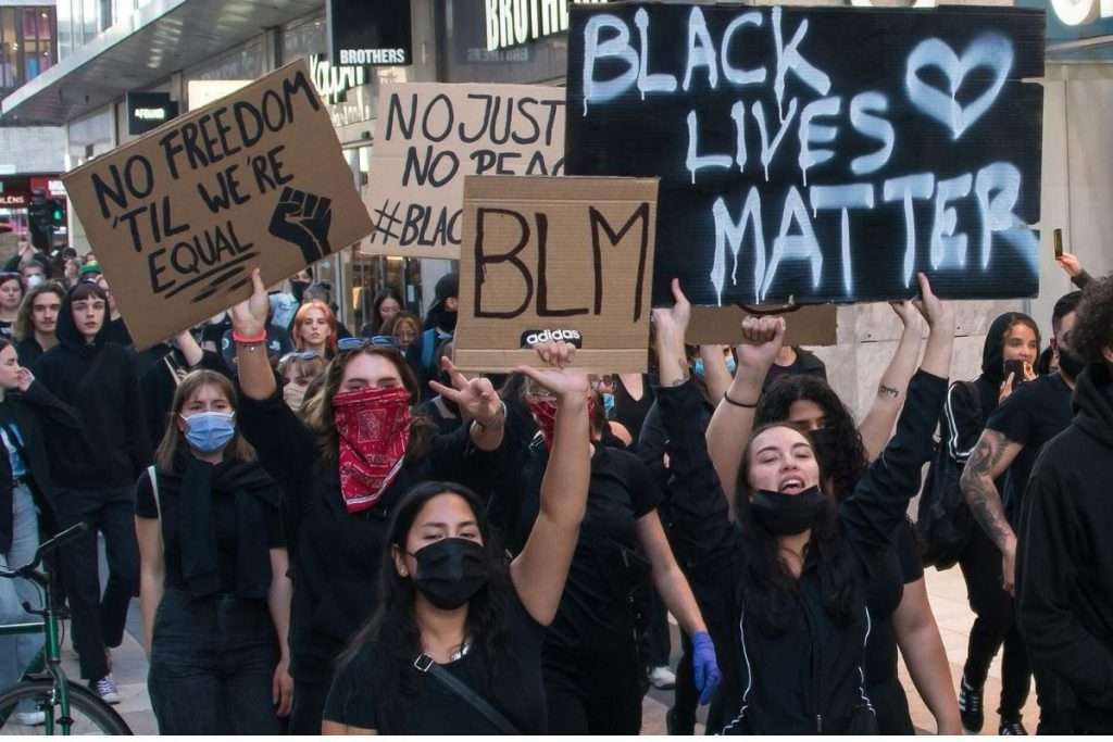 Black Lives Matter-demonstrasjon i Stockholm 3. juni 2020. Foto: Wikimedia