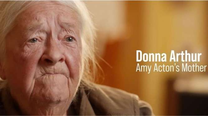 I en reklamefilm for den republikanske guvernørkandidaten i delstaten Ohio, brukes moren til motstanderen, Amy Acton fra Det demokratiske partiet, i en valgkampvideo.